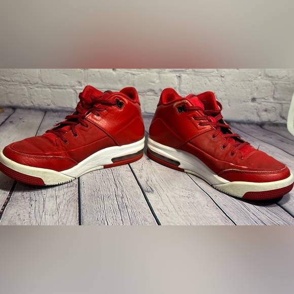 Jordan Flight Origin 3. Size 5.5Y
Gym Red/Black-White-Black - Picture 16 of 16